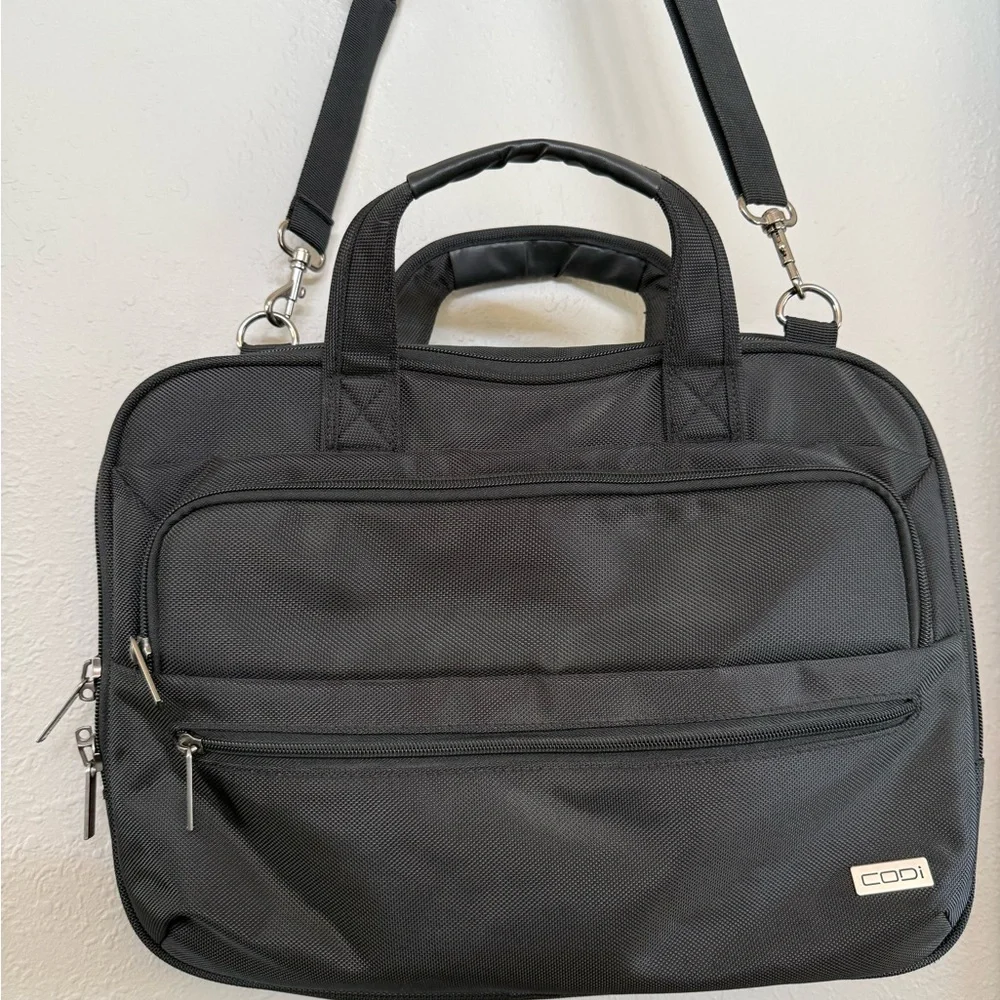 CODi Fortis 15.6